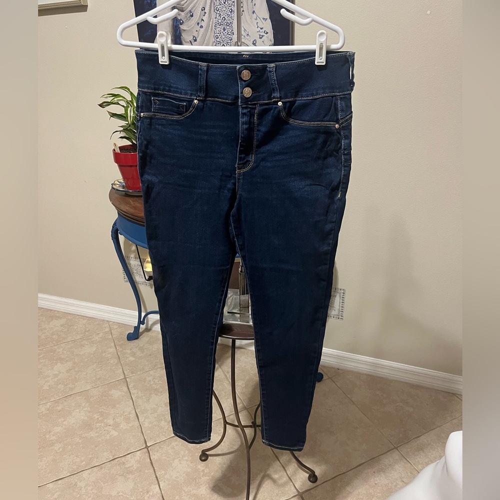 Seven 7 Seven7 Jeans - High Rise Curvy Legging - Jeggings - 14